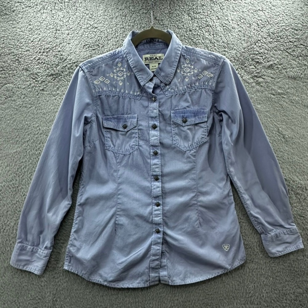 Ariat REAL Women's Medium Blue Embroidered Western Snap Front Long Sleeve Shirt